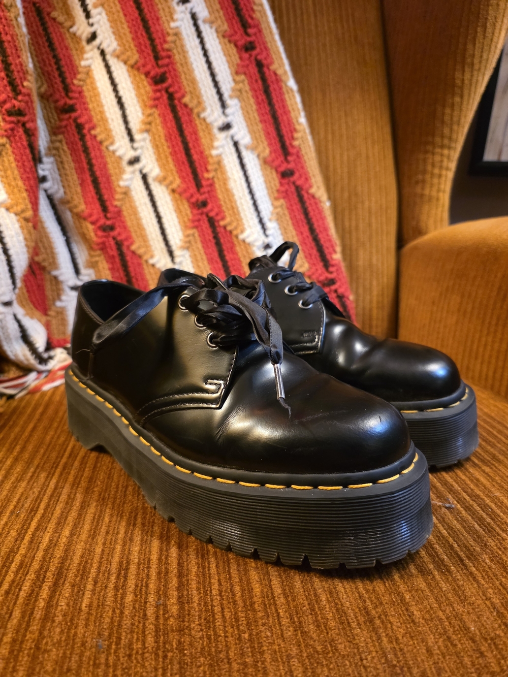Dr. Martens Size 9 Holly Platform Shoes - Picture 2 of 3